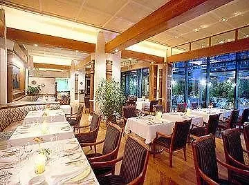 Sheraton Voyager & 5*